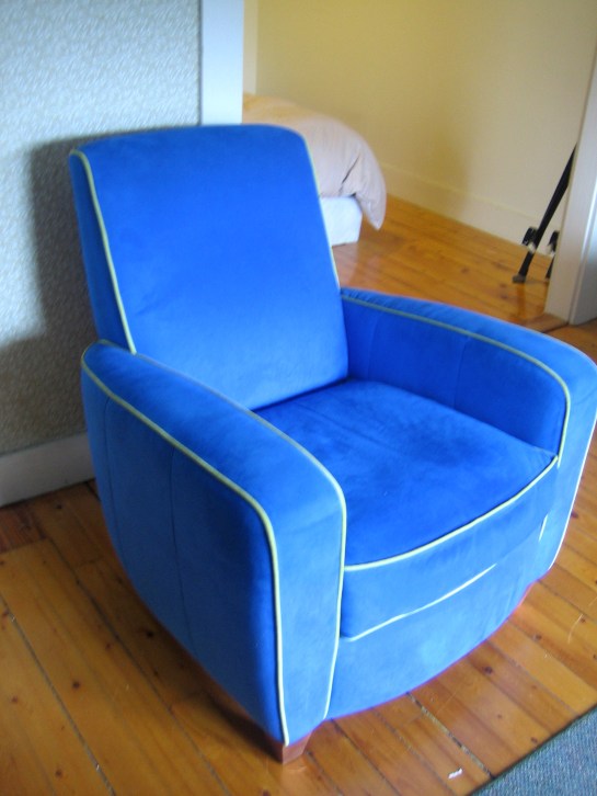 with lime green piping... and a matching couch!